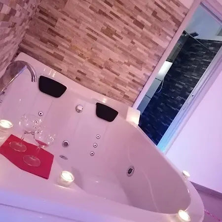 La Perla & *