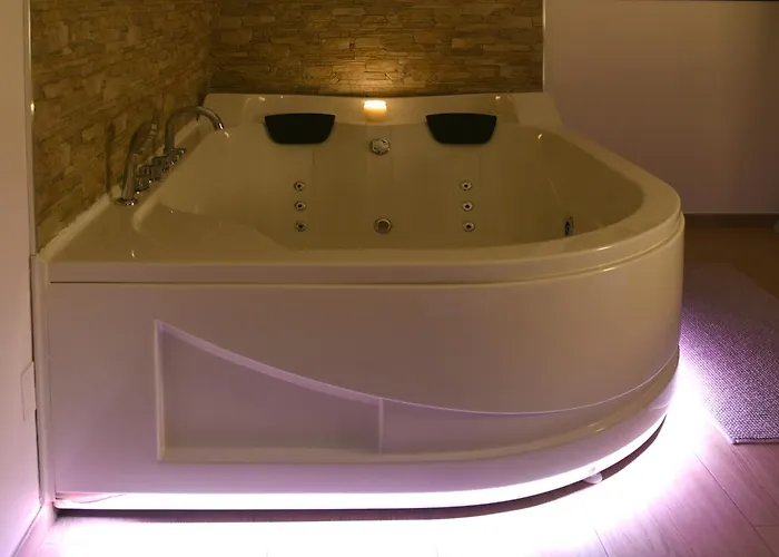 La Perla & Nocleg ze śniadaniem 3*